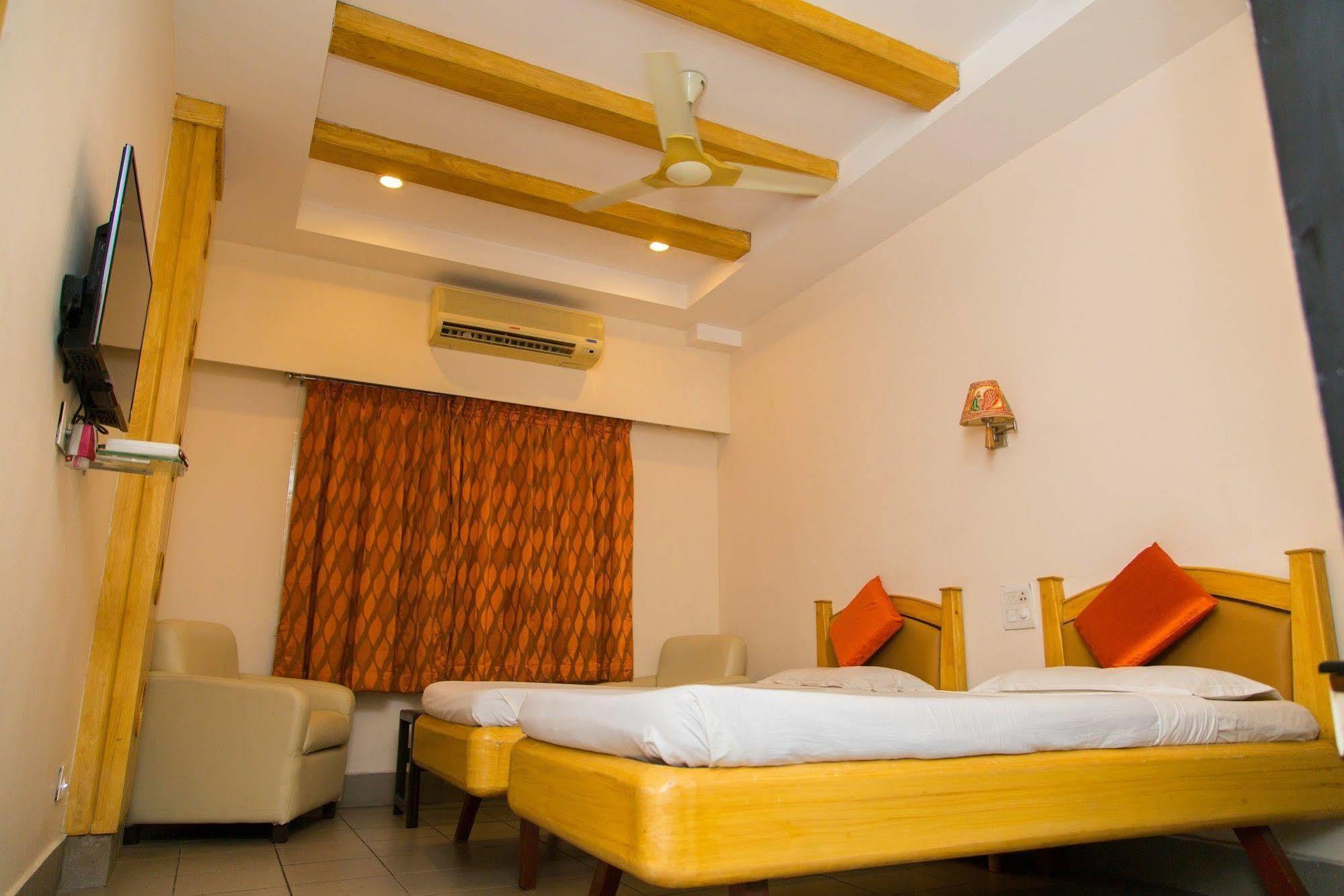 Fabhotel Kinnera Comforts Railway Station Visakhapatnam Exterior foto